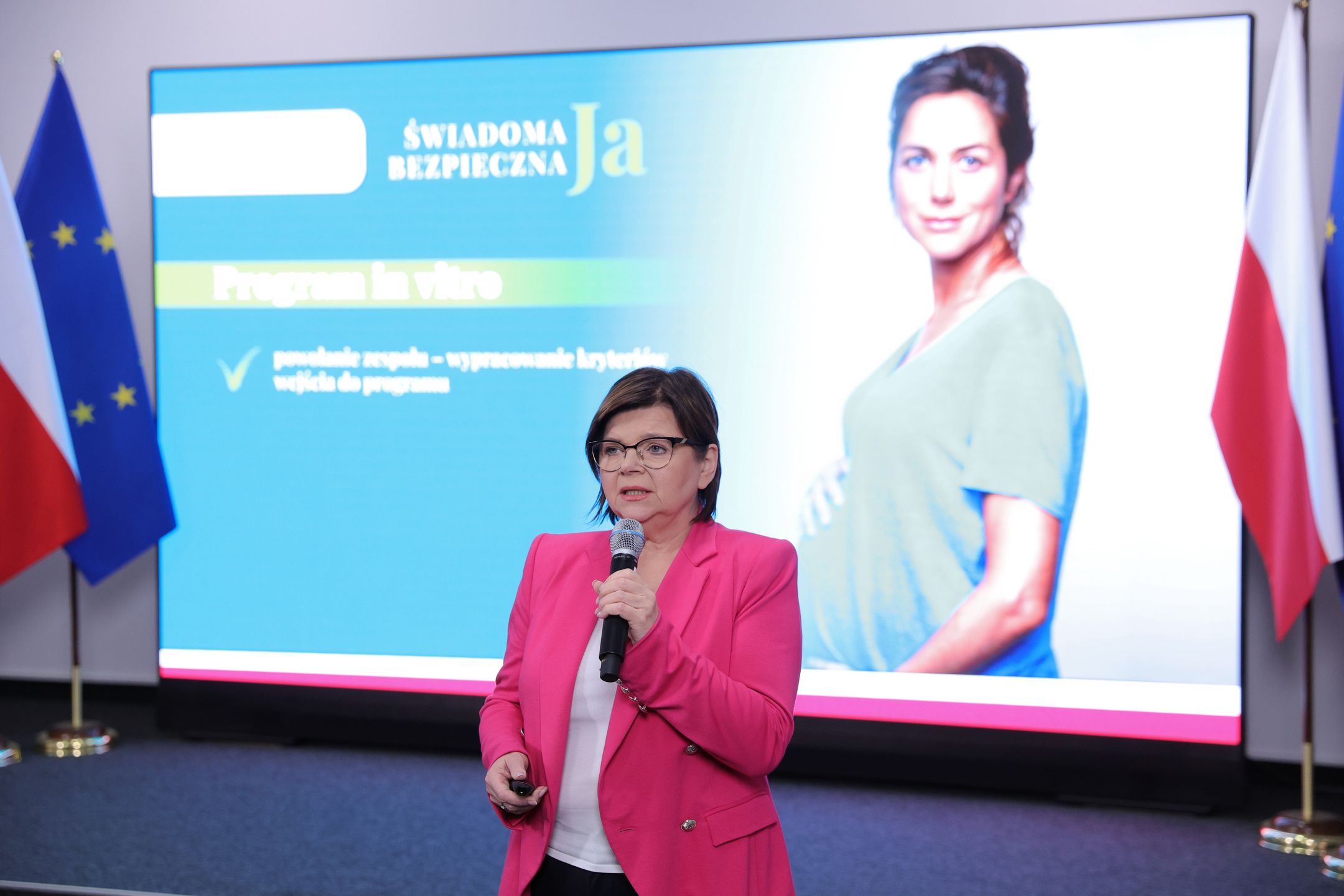 31.01.2024 r. Ministra zdrowia Izabela Leszczyna podczas konferencji dot. bezpieczeństwa zdrowotnego kobiet