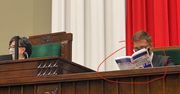 Poseł PiS przyłapany. Wszyscy zwrócili uwagę na tytuł książki