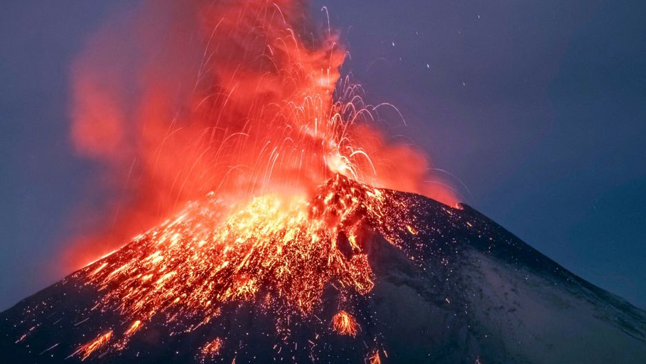 Erupcja wulkanu Popocatepetl w Meksyku