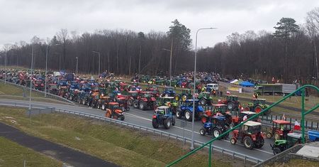 Rolnicy wyjadą na drogi. Dziś protesty na ważnych węzłach komunikacyjnych. Szczegóły