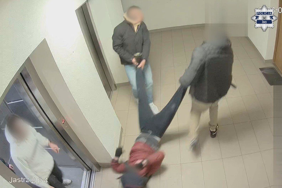 wiadomości,aktualności,WP Wiadomości Brutalna napaść w windzie. Kamery wszystko nagrały