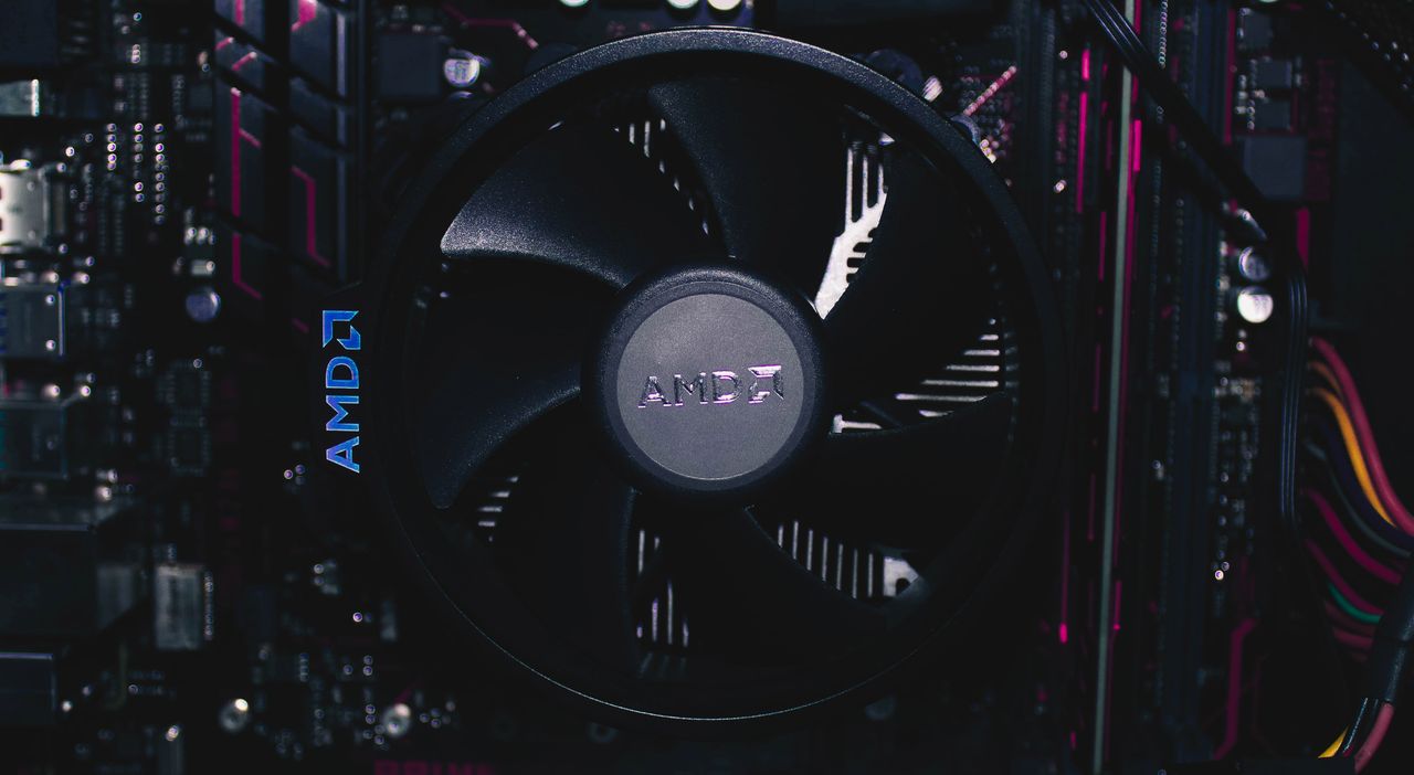 AMD Ryzen 3 3200G. Pierwsze zdjęcia i specyfikacje
