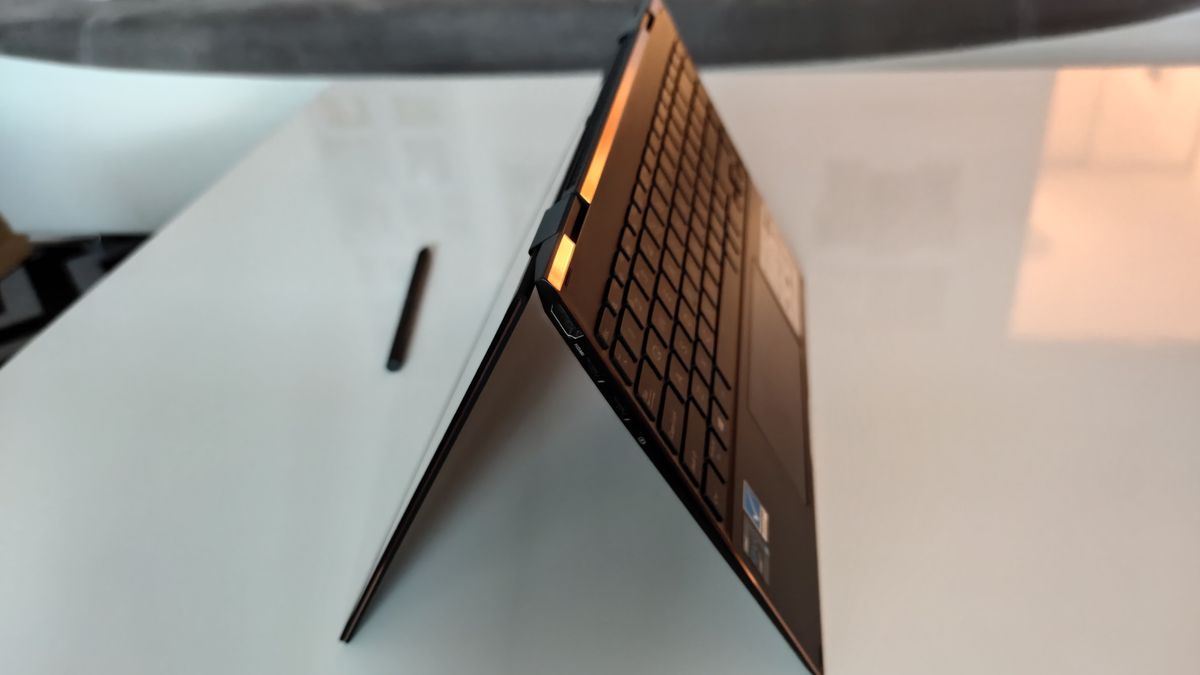ASUS ZenBook Flip S: test. Zabójczo ostry ekran, duża wszechstronność 1