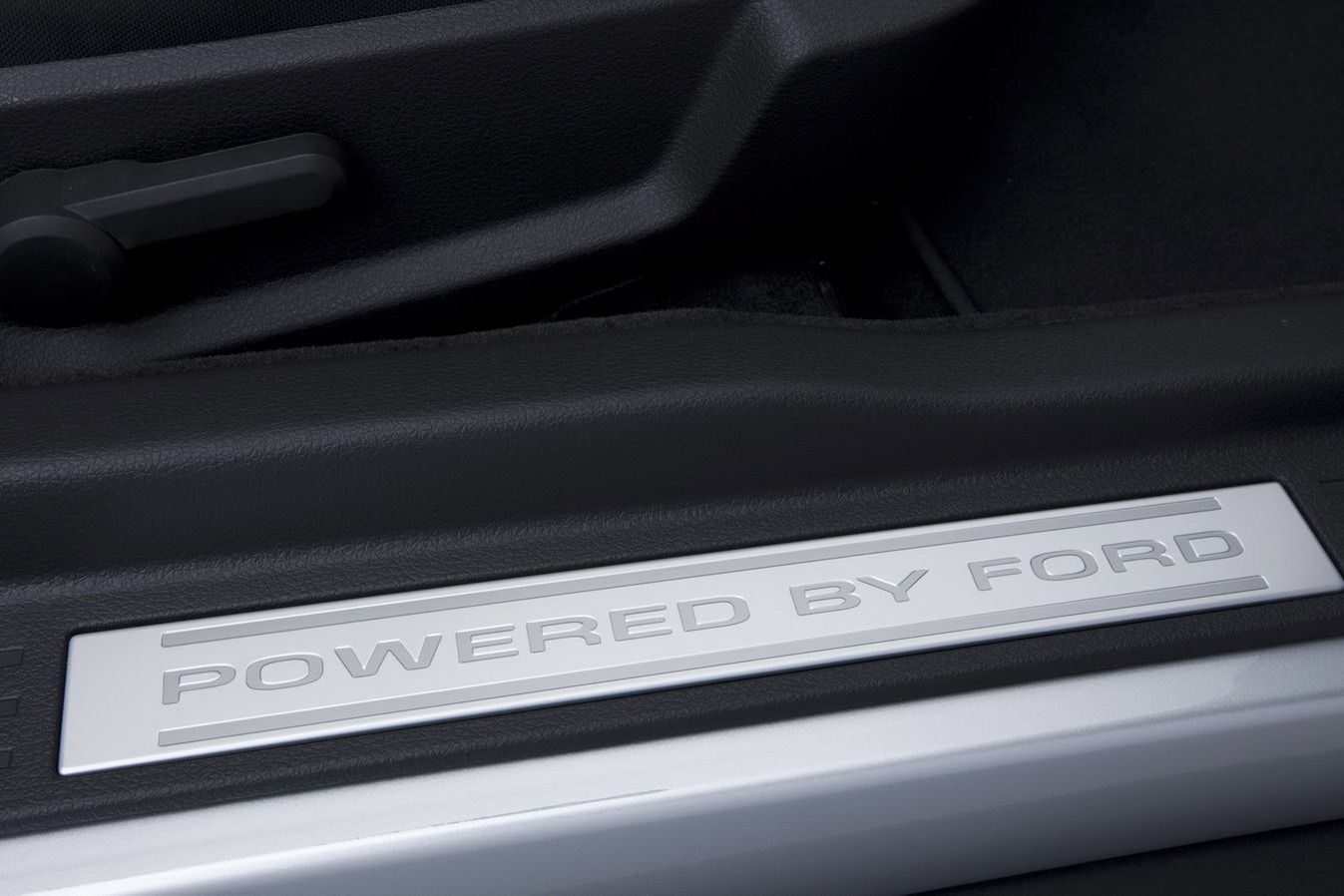 2012-Ford-Mustang-Boss-108