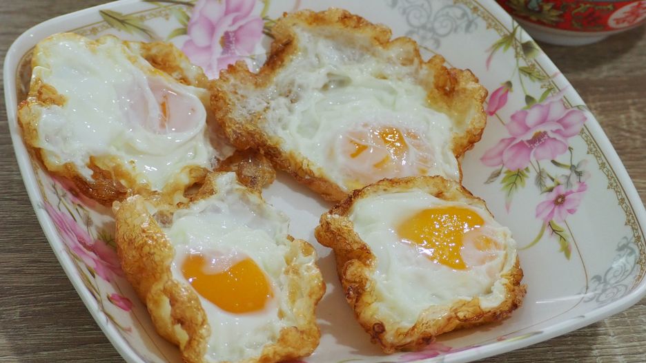 Sprawdziłam trik na jajka sadzone z internetu