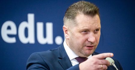 "Mafie oświatowe" Czarnka. Z kim chce walczyć minister?