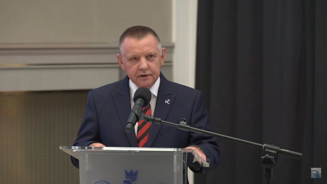 "Oświadczam, co następuje". Banaś przerywa milczenie