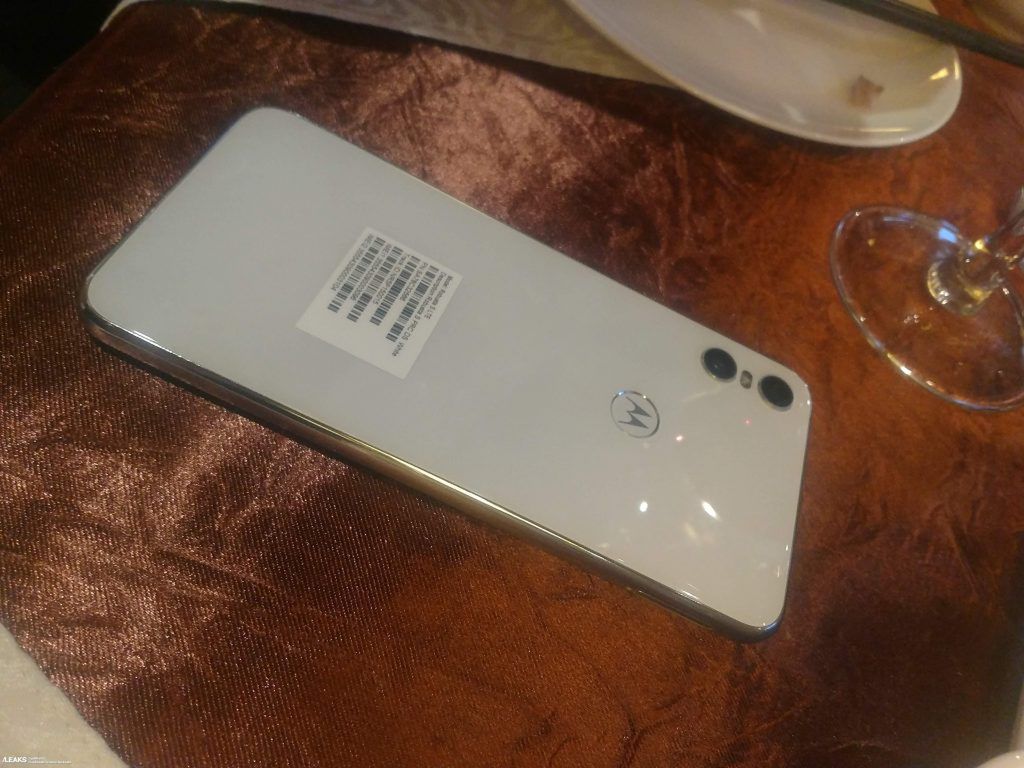 #wSkrócie: nowe zdjęcia Galaxy Note'a 9, Galaxy Taba S4, samsunga z Androidem Go oraz Motoroli One 16