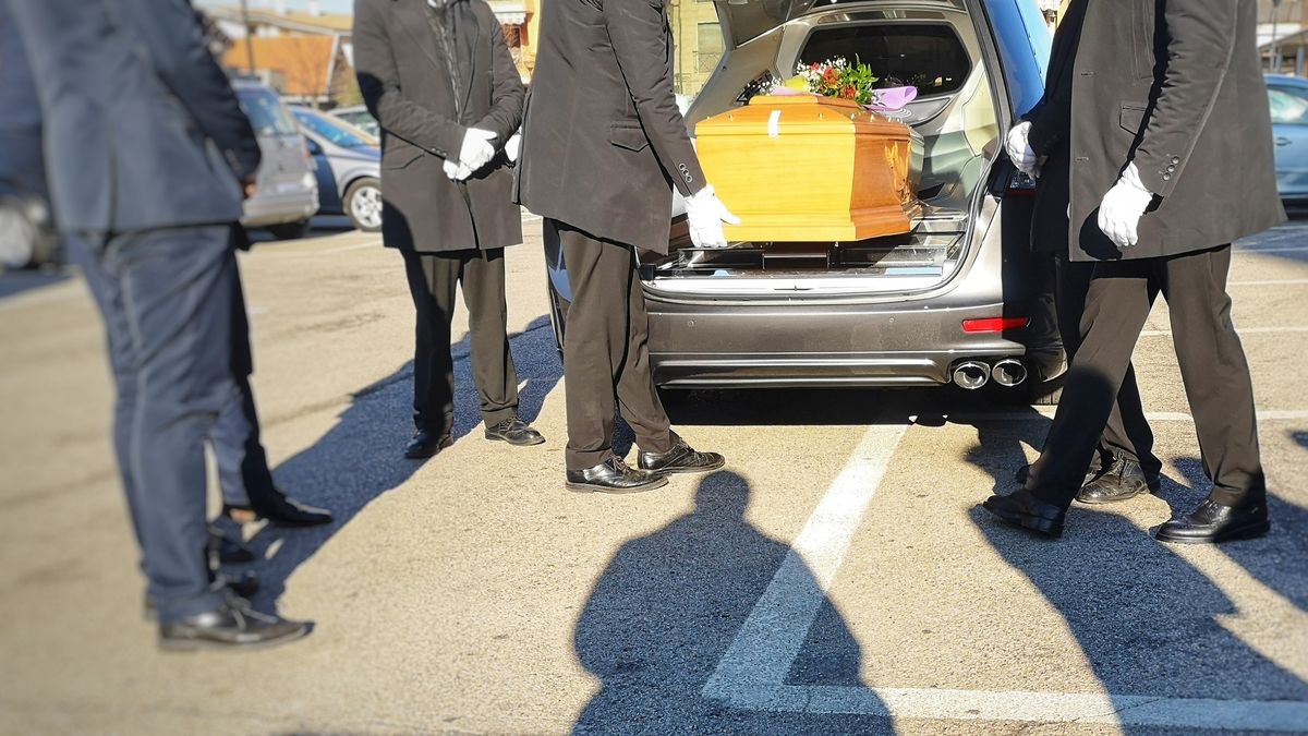 pogrzeb, trumna, karawan