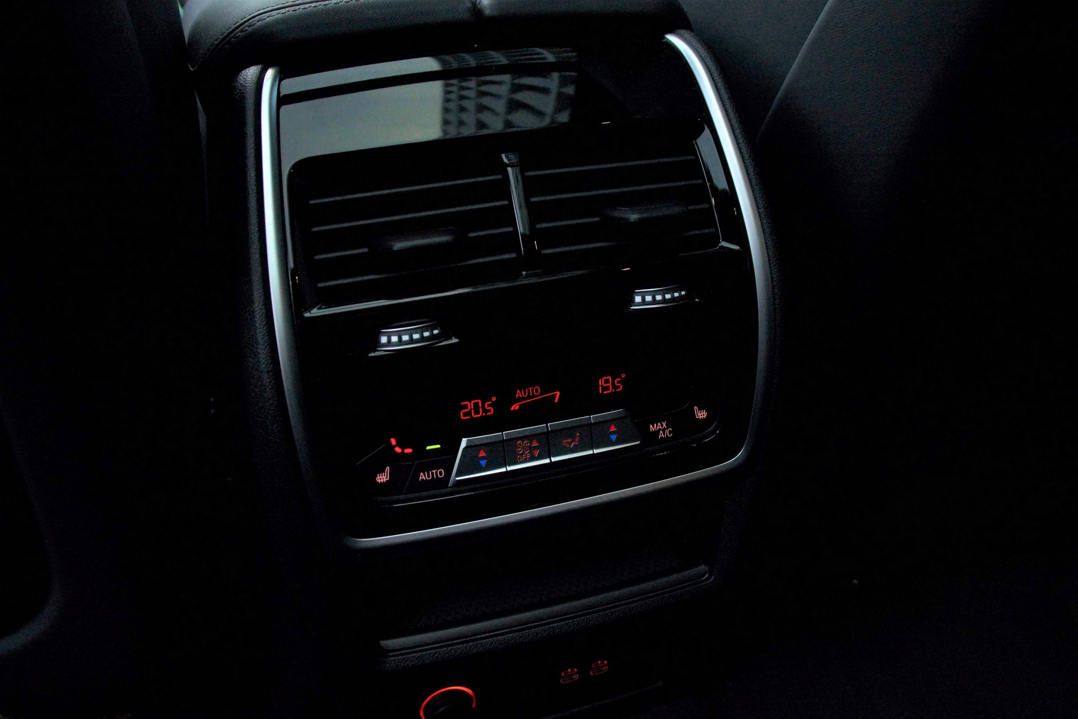 BMW X5 M60i
