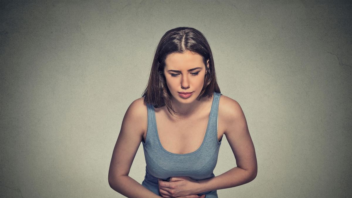 Ból z prawej strony pod żebrami, może świadczyć o różnych dolegliwościach