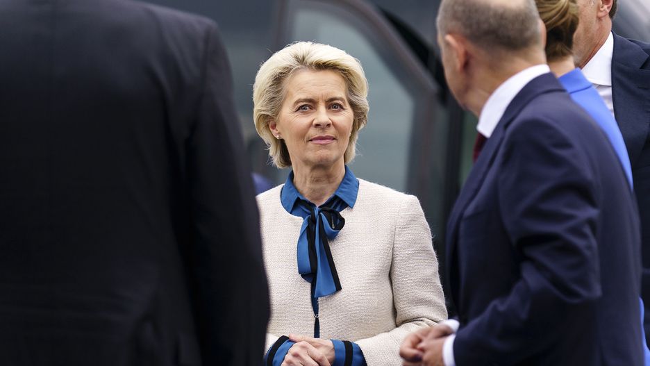 EU Commission President Ursula von der Leyen speaks to the press at the North Sea Summit at the Port of Esbjerg, Denmark, 18 May 2022. The European heads of states and government are in Denmark for a summit on the offshore wind potential in the North Sea. EPA/BO AMSTRUP DENMARK OUT Dostawca: PAP/EPA.