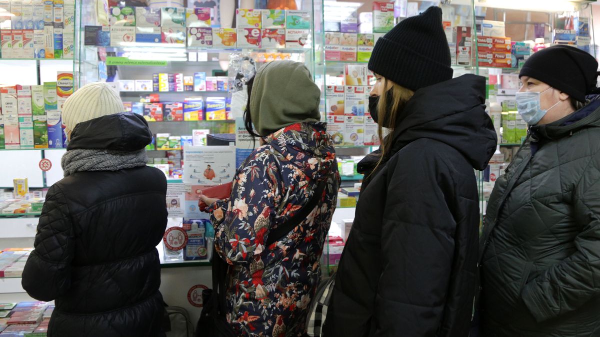 W rosyjskich szpitalach brakuje leków. Obywatele wykupili wszystkie zapasy