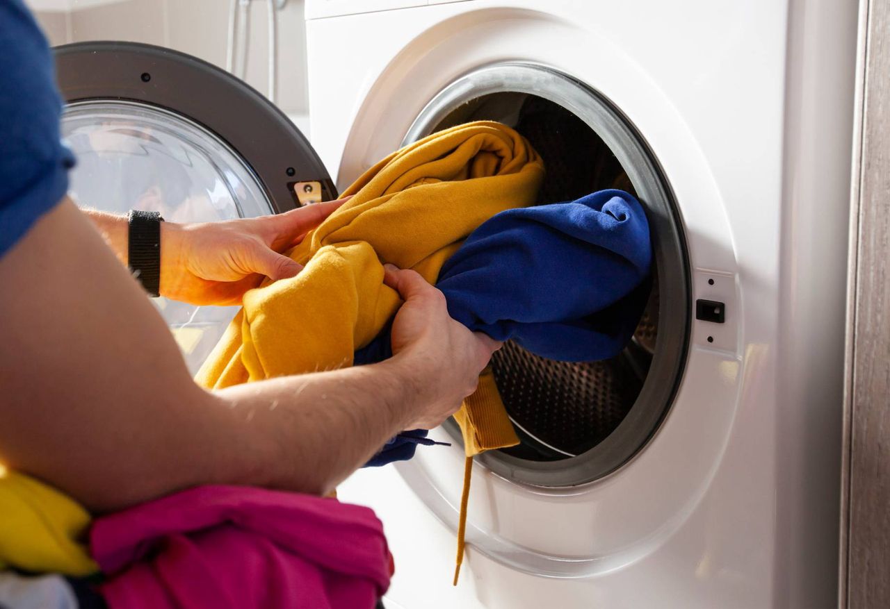 How to dry your clothes in a washing machine? Here's the way