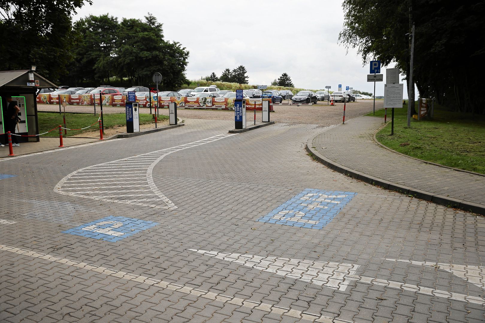 Absurd w krakowskim zoo. Jeden parking, a ceny całkiem inne