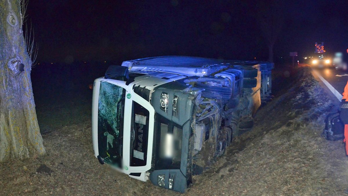 36-latek zakończył podróż w rowie