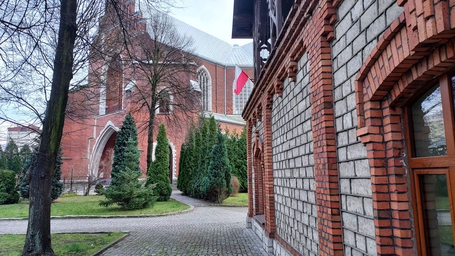 Martwy mężczyzna w mieszkaniu księdza w Sosnowcu