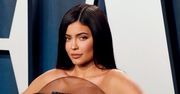 Kylie Jenner odsłoniła nogi i dekolt. Nie przerabia zdjęć? Internauci nie dowierzają
