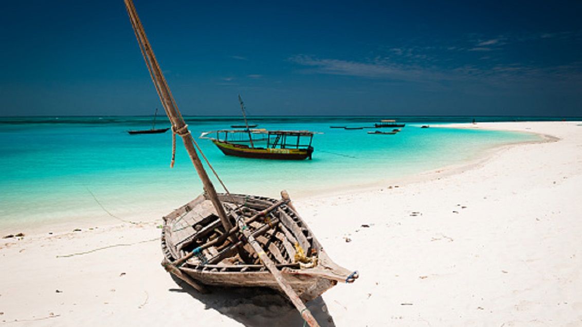 Zanzibar. Rajskie plaże i ryzyko zakażenia się zmutowanym SARS-CoV-2