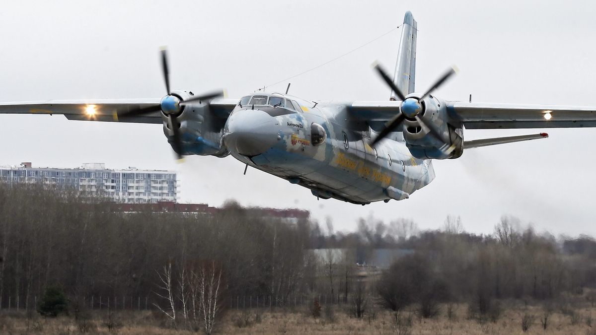 Handing of the modernized military transport aircraft An-26 to military unit in Kievepa05215926 The modernized military transport aircraft An-26 flies after the ceremony of it handing to Ukrainian military unit on the Antonov plant in Kiev, Ukraine, 17 March 2016. Antonov design bureau, Ukrainian aircraft manufacturing and services company and part of the state-run Ukroboronprom Concern, has completed the modernization of An-26 military transport aircraft to transfer it to the military unit in the city of Boryspil. The An-26 military transport aircraft named 'Lucky' was stored in a military unit in Boryspil from 2005 to 2014. After the beginning of the Russian military aggression against Ukraine in 2014, volunteers and community activists restored the plane at their own expense and transferred it to the Ukrainian military. At the end of 2015, Antonov design bureau started modernization of the aircraft as UNIAN agency informed.  EPA/SERGEY DOLZHENKO Dostawca: PAP/EPA.SERGEY DOLZHENKO