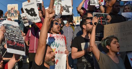 Reżim nie mięknie. Iran nie rozwiązuje znienawidzonej formacji