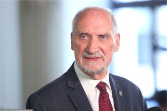 Fortuna na podkomisję smoleńską. Szef MON podał kwotę