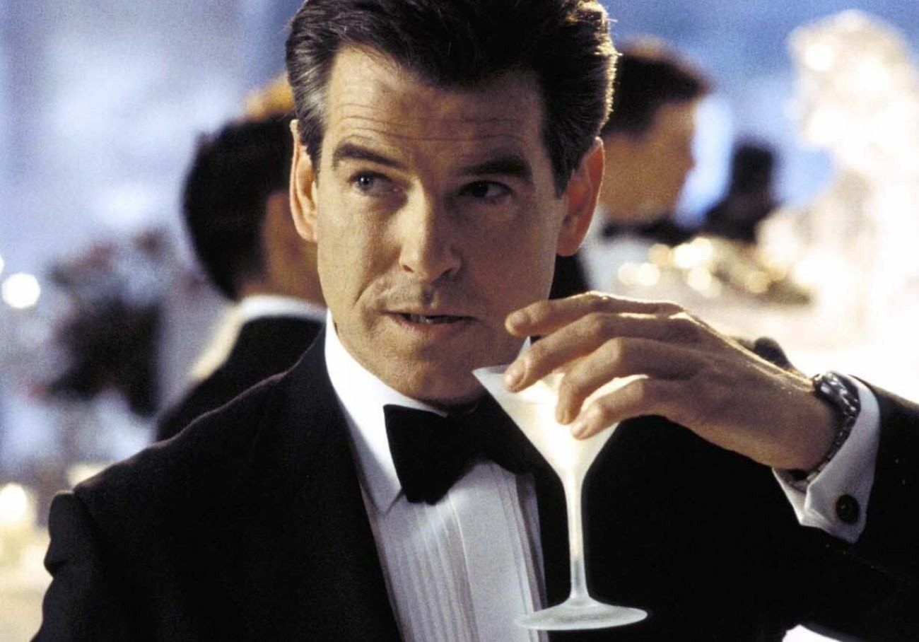 Zajrzyjcie do naszej galerii i zobaczcie, jak dziś wyglądają przystojni synowie Pierce&#39;a Brosnana: Dylan i Paris &gt;&gt;&gt;Na zdjęciu Pierce Brosnan w filmie &#34;Śmierć nadejdzie jutro&#34; (&#34;Die Another Day&#34;). Rok 2002.