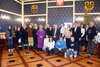 Dolnośląskie: 130 świątecznych paczek dla samotnych seniorów