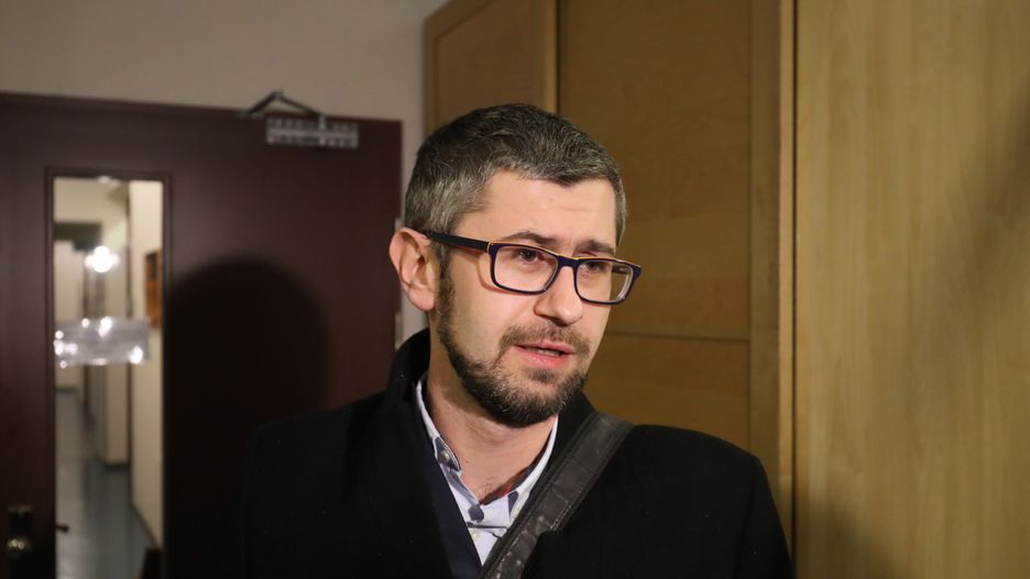 Szef Porozumienia Rezydentów Krzysztof Hałabuz mówi Wirtualnej Polsce o atakach na lekarzy.