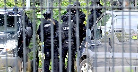 Akcja ABW w Kobyłce. Firma miała pozorować handel paliwem