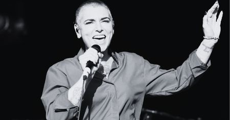 Fani zrobili gigantyczny napis ku pamięci Sinead O'Connor. Tak Irlandia żegna artystkę (FOTO)