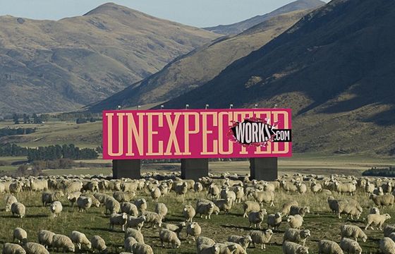 DDB ujawnia globalne repozycjonowanie „Unexpected works”