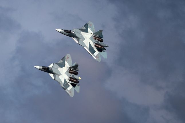 Para samolotów Su-57