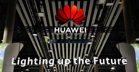 Huawei dołącza do exodusu z Rosji? Media: chiński gigant przestraszył się sankcji USA