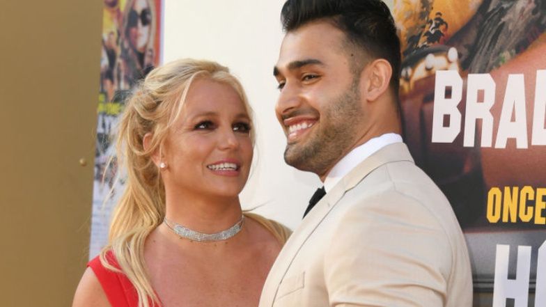Sam Asghari twierdzi, że Britney Spears pobiła go, kiedy spał. Skończył z PODBITYM OKIEM