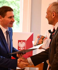 Podwójna kompromitacja polityka PiS. Wojewoda z PO pokrzyżował plany