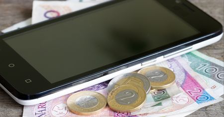 Nowa metoda kradzieży pieniędzy. Podała kody, straciła 30 tys. zł