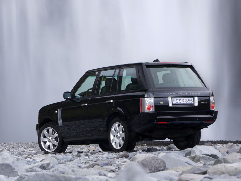 W chwili debiutu Land Rover zdradził, że prace nad L322 rozpoczęto w 1996 roku, czyli tuż po premierze poprzednika. Już wiadomo, dlaczego P38 był tak krótko produkowany