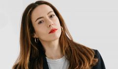 Justyna Majka w Many Mornings