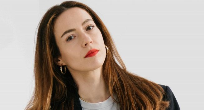 Justyna Majka w Many Mornings