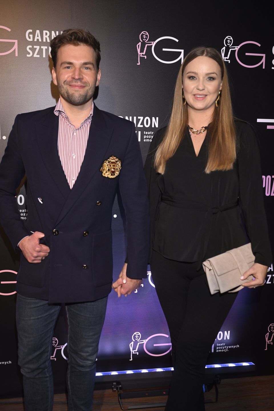 Radosław Mróz z TVN24 zabrał żonę na premierę. To dziennikarka TVP
