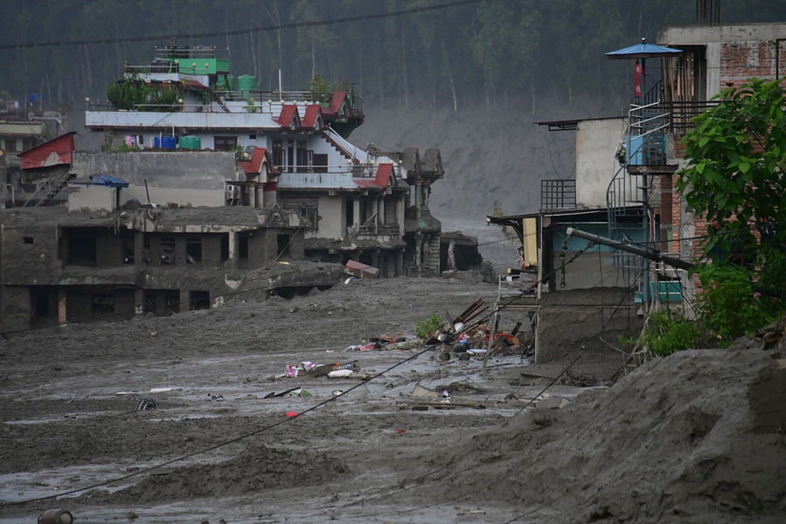 Nepal w kryzysie: 626 ofiar powodzi, 2,4 tysiąca zaginionych i globalna akcja ratunkowa