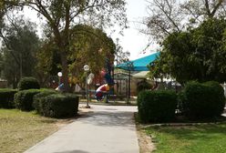 Wypadek na placu zabaw w Łodzi. Wyrwało huśtawkę z ziemi, ranna 16-latka