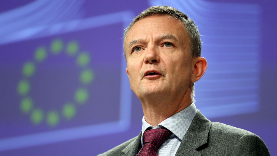 Reakcja Brukseli na słowa Morawieckiego o pistolecie KE 