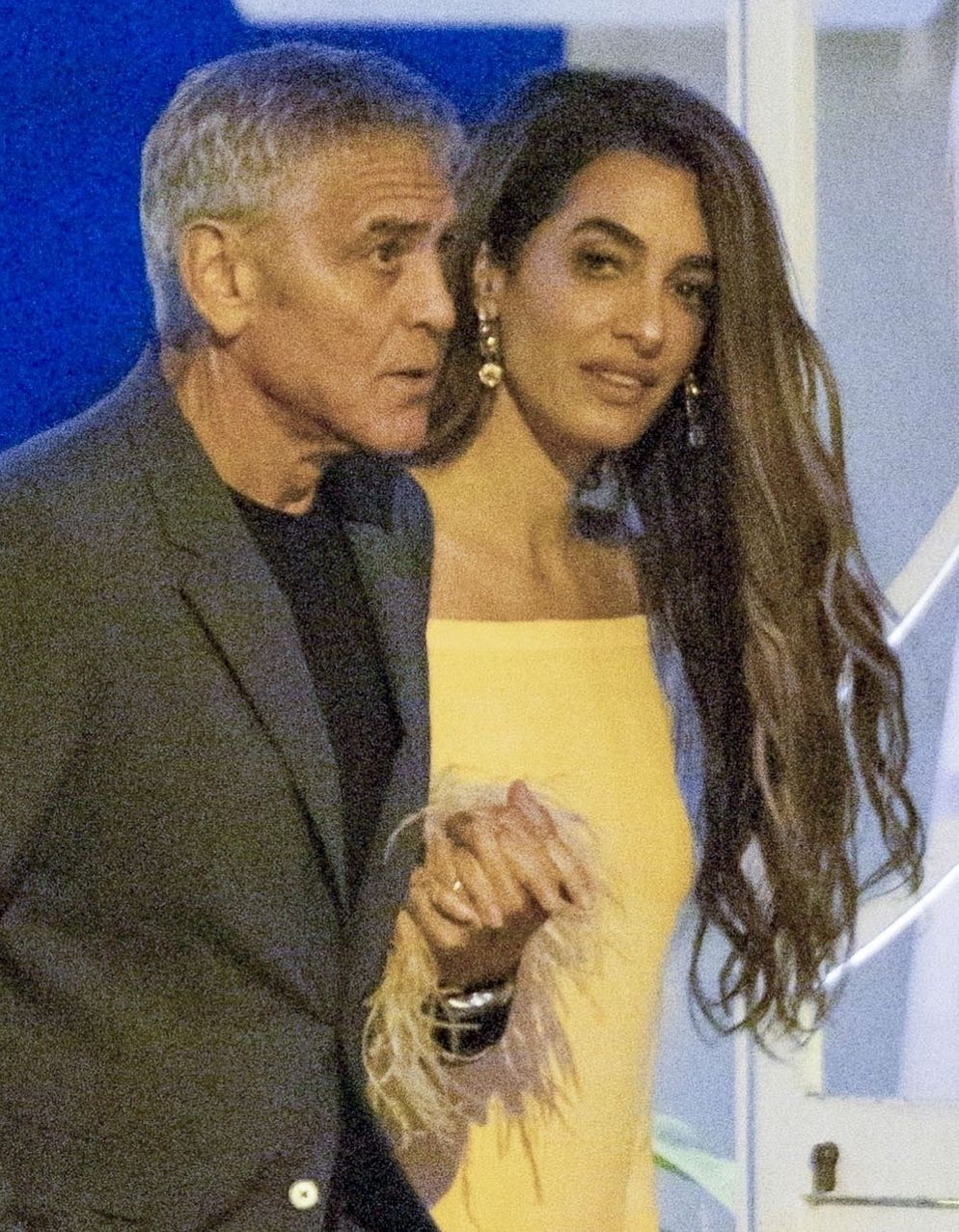 Amal i George Clooneyowie nad jeziorem Como