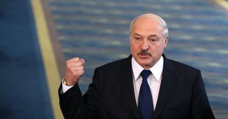 Białoruś. Zatrzymania po protestach. Co najmniej 230 osób w areszcie