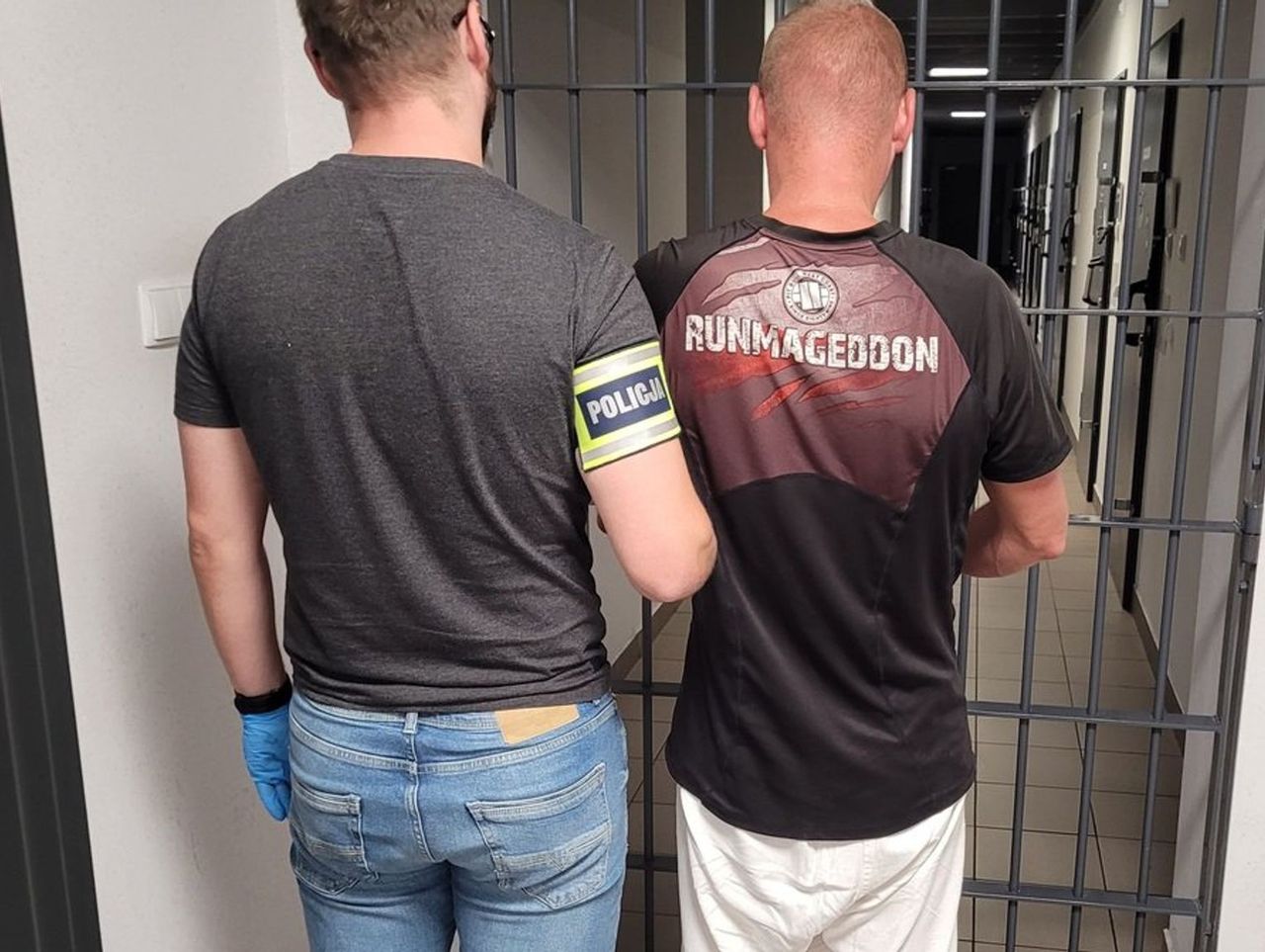 Bielsko-Biała: Pijany kierowca wjechał na drogę dla rowerów i potrącił 13-latka. Po wypadku zbiegł z miejsca