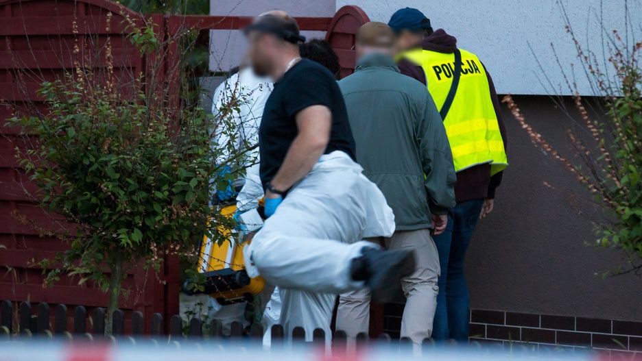 Policjanci na miejscu strzelaniny