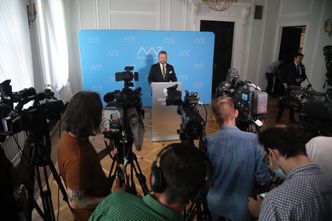 Łukasz Szumowski rezygnuje ze stanowiska. Ekspert daje ministrowi czwórkę z plusem