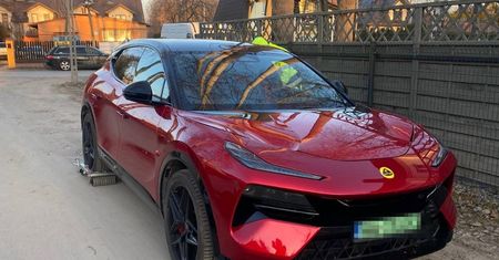 Kradzież lotusa wartego 700 tysięcy złotych. Pojazd odnaleźli policjanci